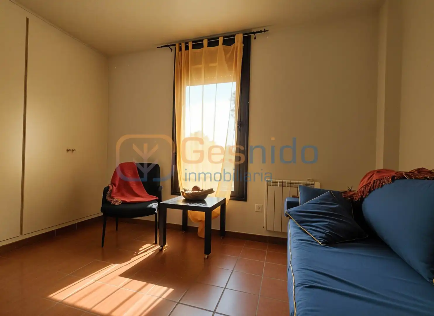Sala d'estar de Casa adosada en venda en Quintana Redonda amb Calefacció