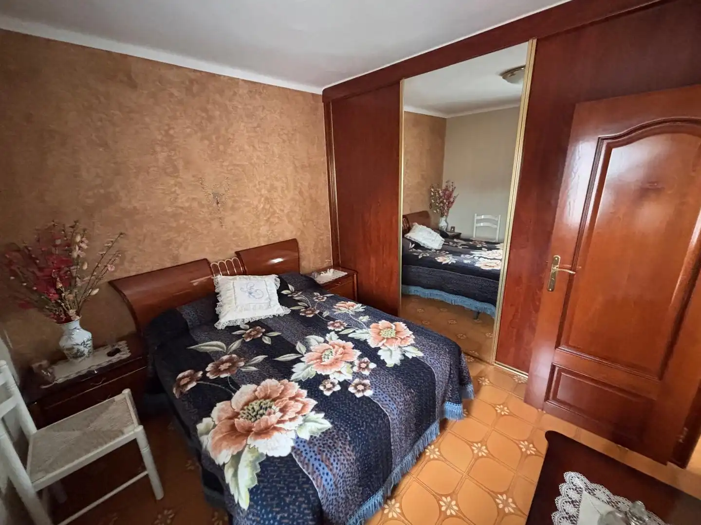 Habitación de Piso en venta en Cornellà de Llobregat con Aire acondicionado y Calefacción