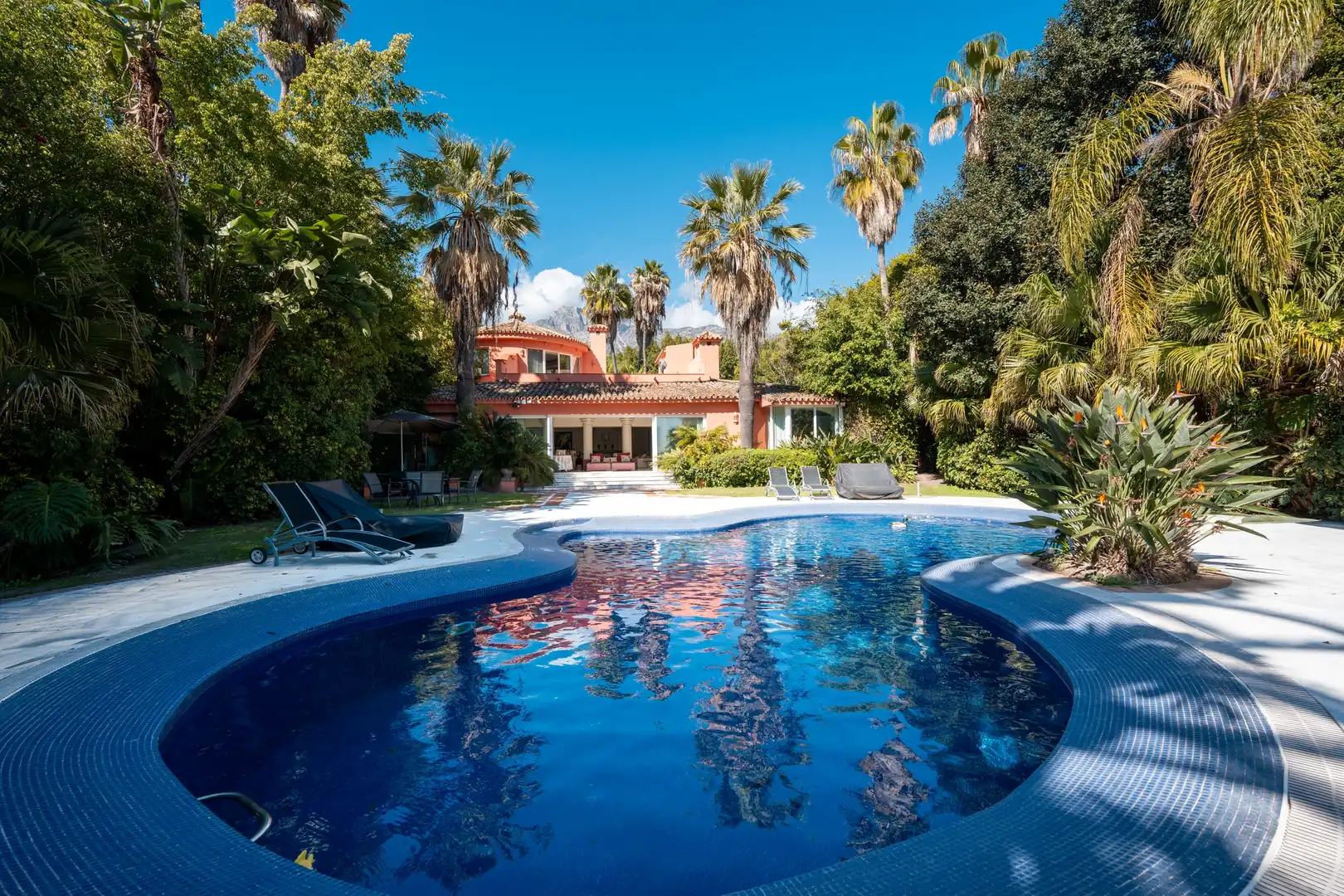 Villa con terrazza in vendita a Milla de Oro