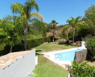 Jardí de Casa adosada en venda en Estepona amb Aire condicionat i Terrassa