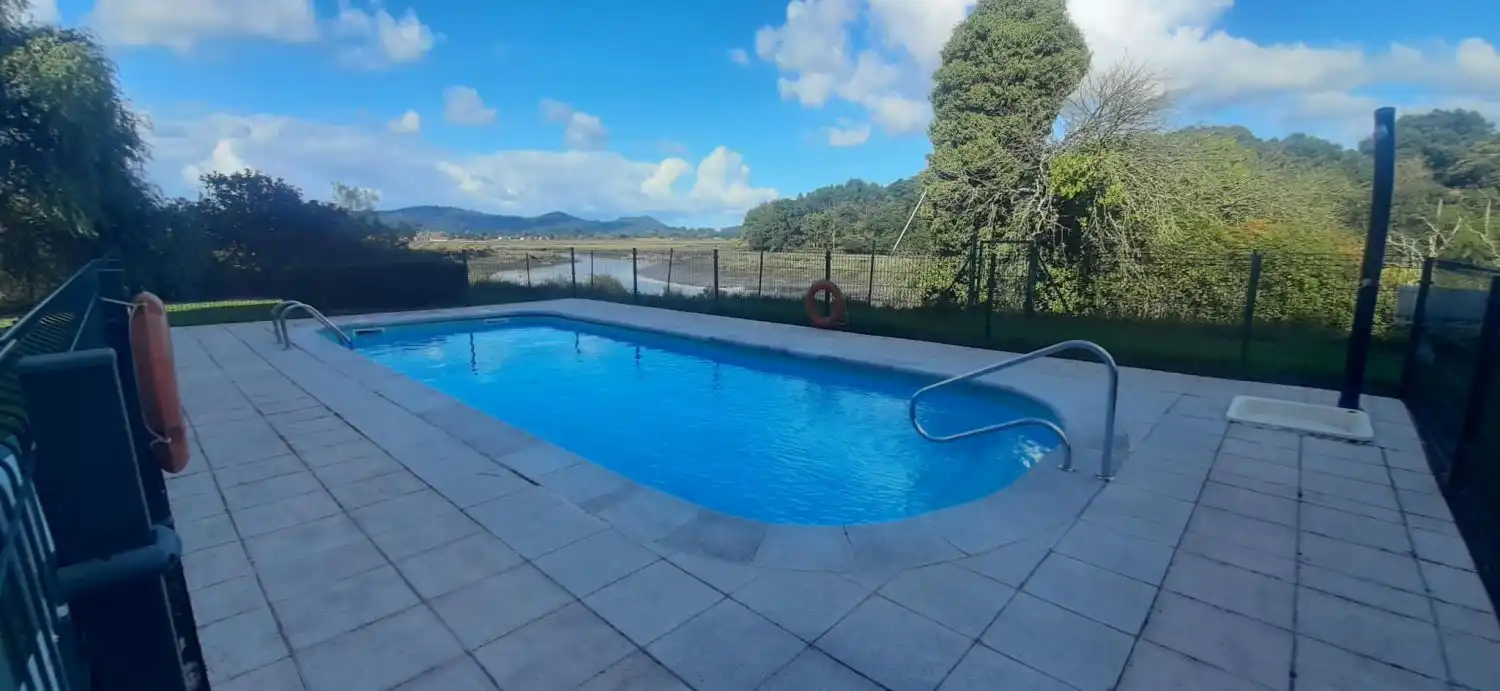 Pis amb piscina en venda a Gama 57
