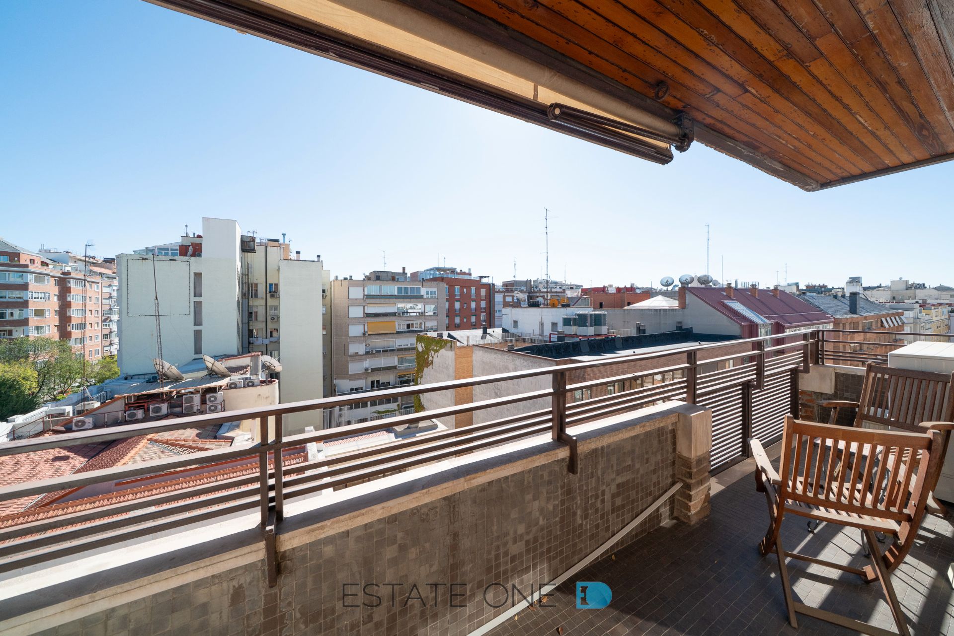 Exterior view of Flat for sale in  Madrid Capital  with Heating, Parquet flooring and Terrace