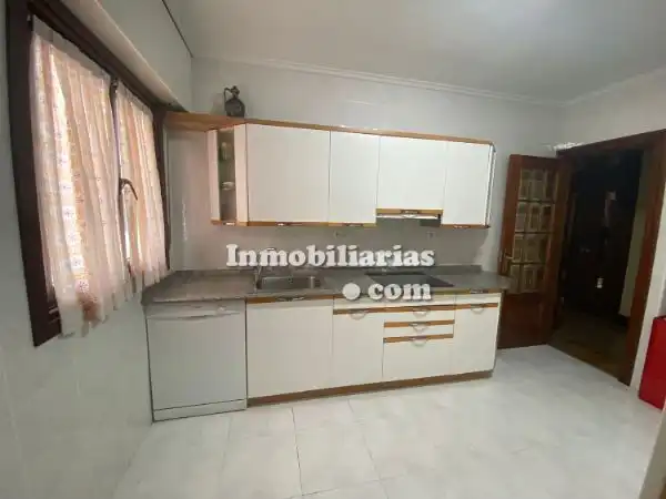 Cocina de Piso en venta en Castro-Urdiales con Calefacción, Terraza y Horno