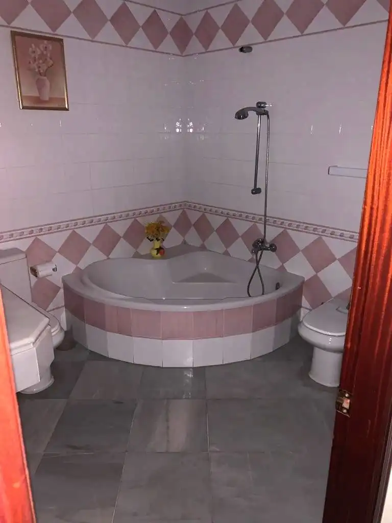 Bathroom of Houses for sale in Chiclana de la Frontera  with Terrace, Storage room and Balcony