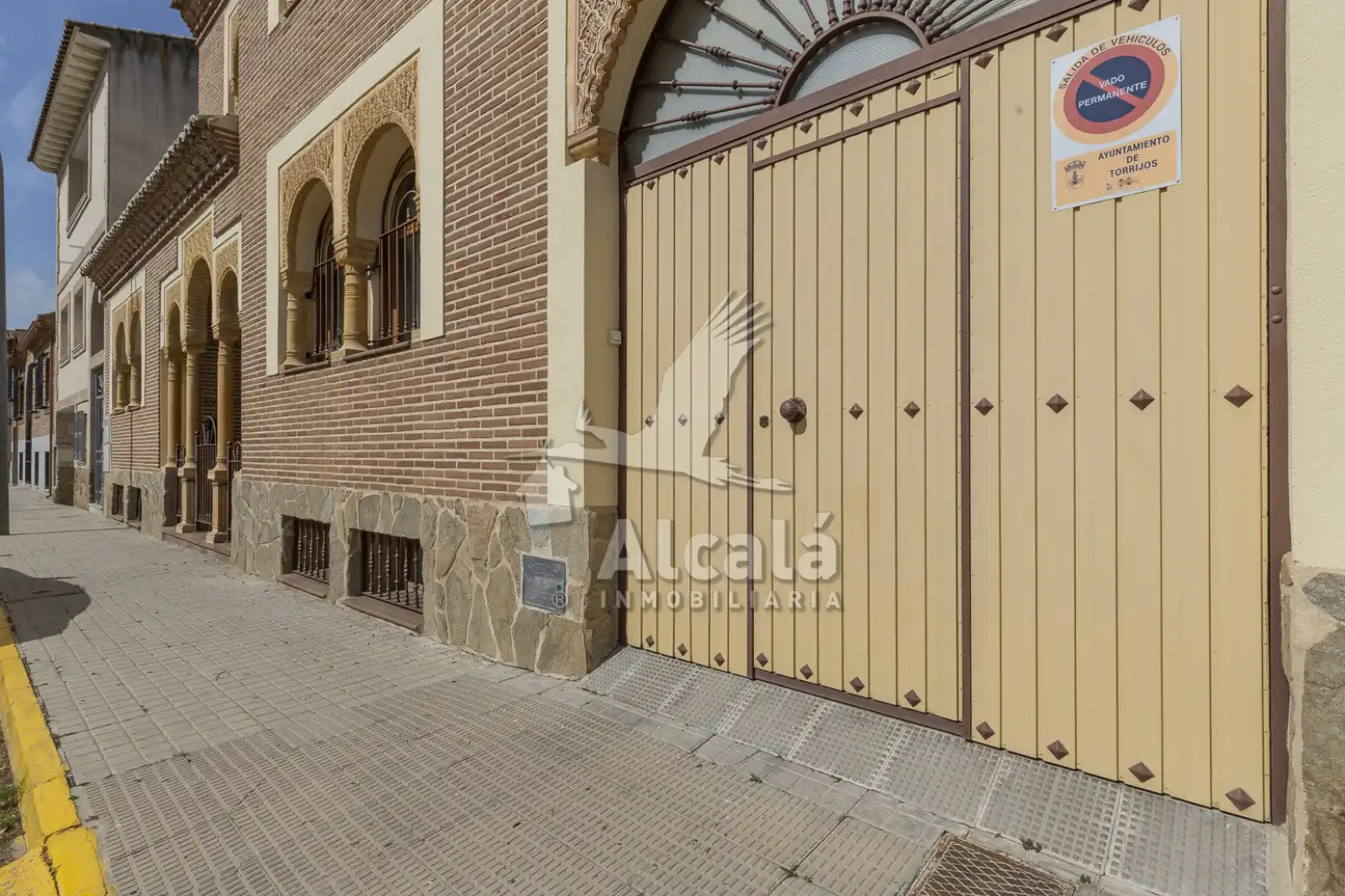 Vista exterior de Casa adosada en venta en Torrijos con Aire acondicionado, Calefacción y Terraza