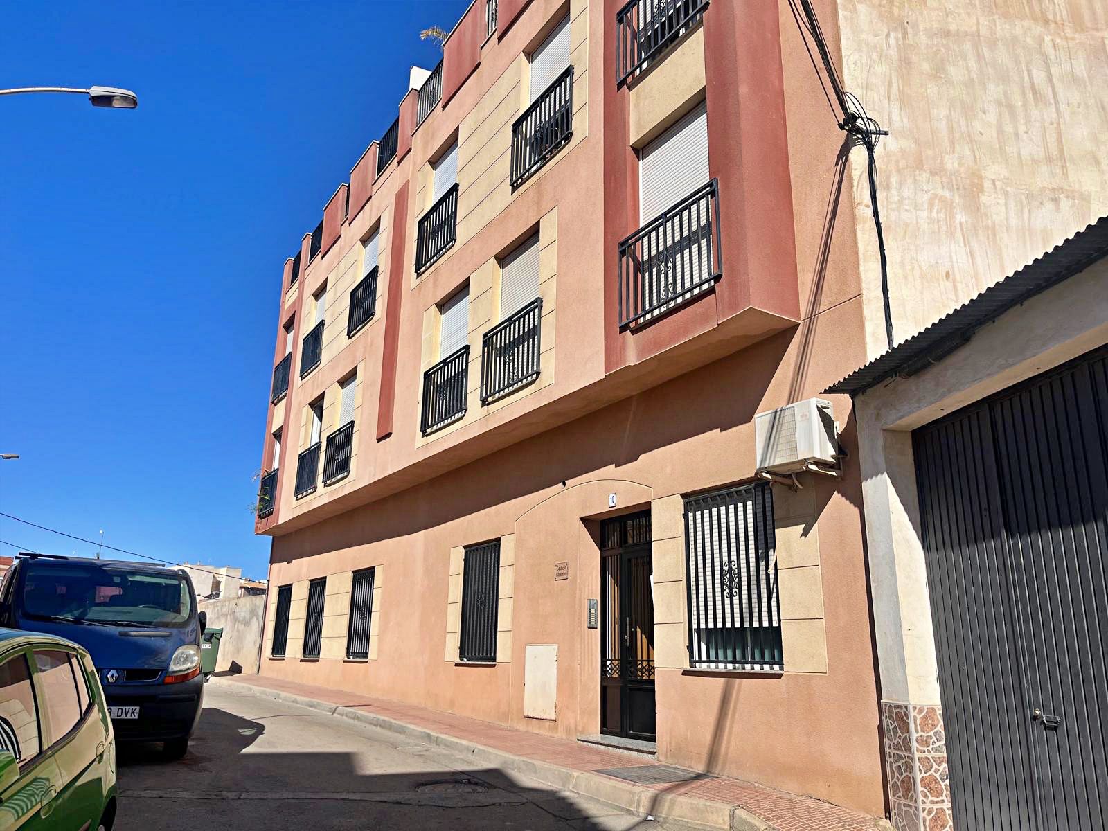 Vista exterior de Pis en venda en Totana amb Traster
