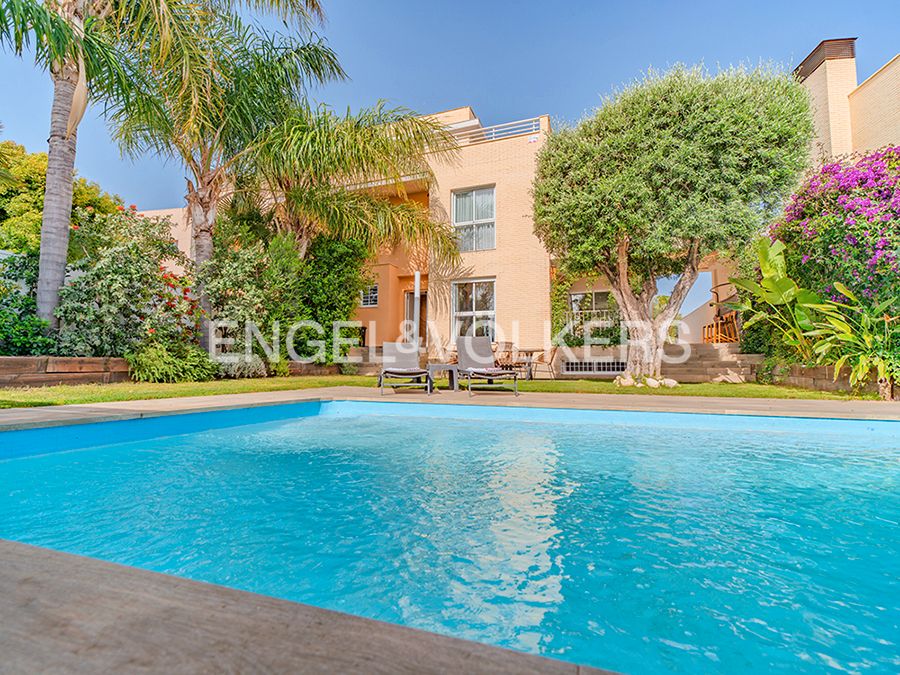 Swimming pool of Single-family semi-detached for sale in Alicante / Alacant  with Air Conditioner, Heating and Private garden