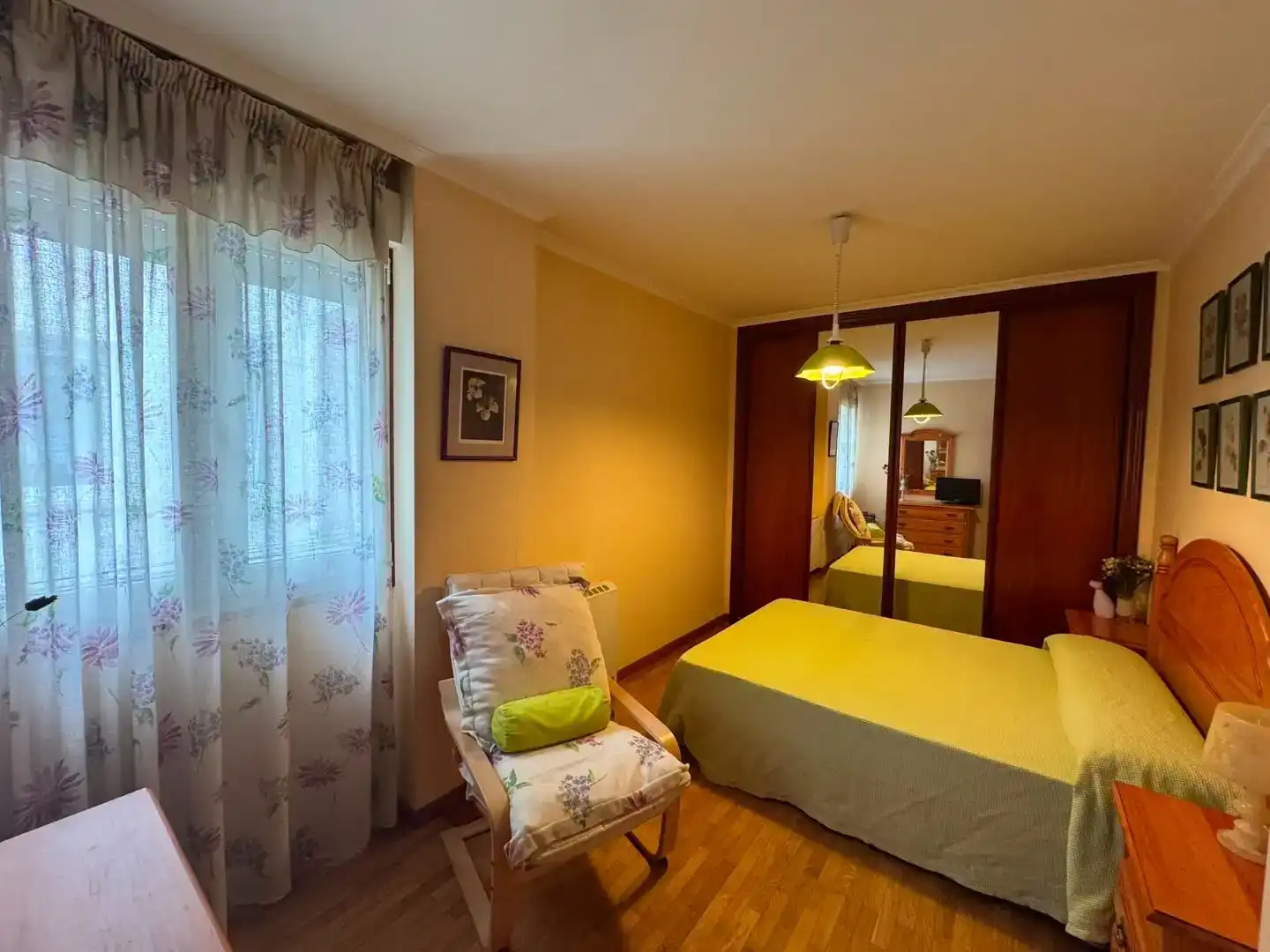 Schlafzimmer von Wohnung zum Verkauf in Viveiro
