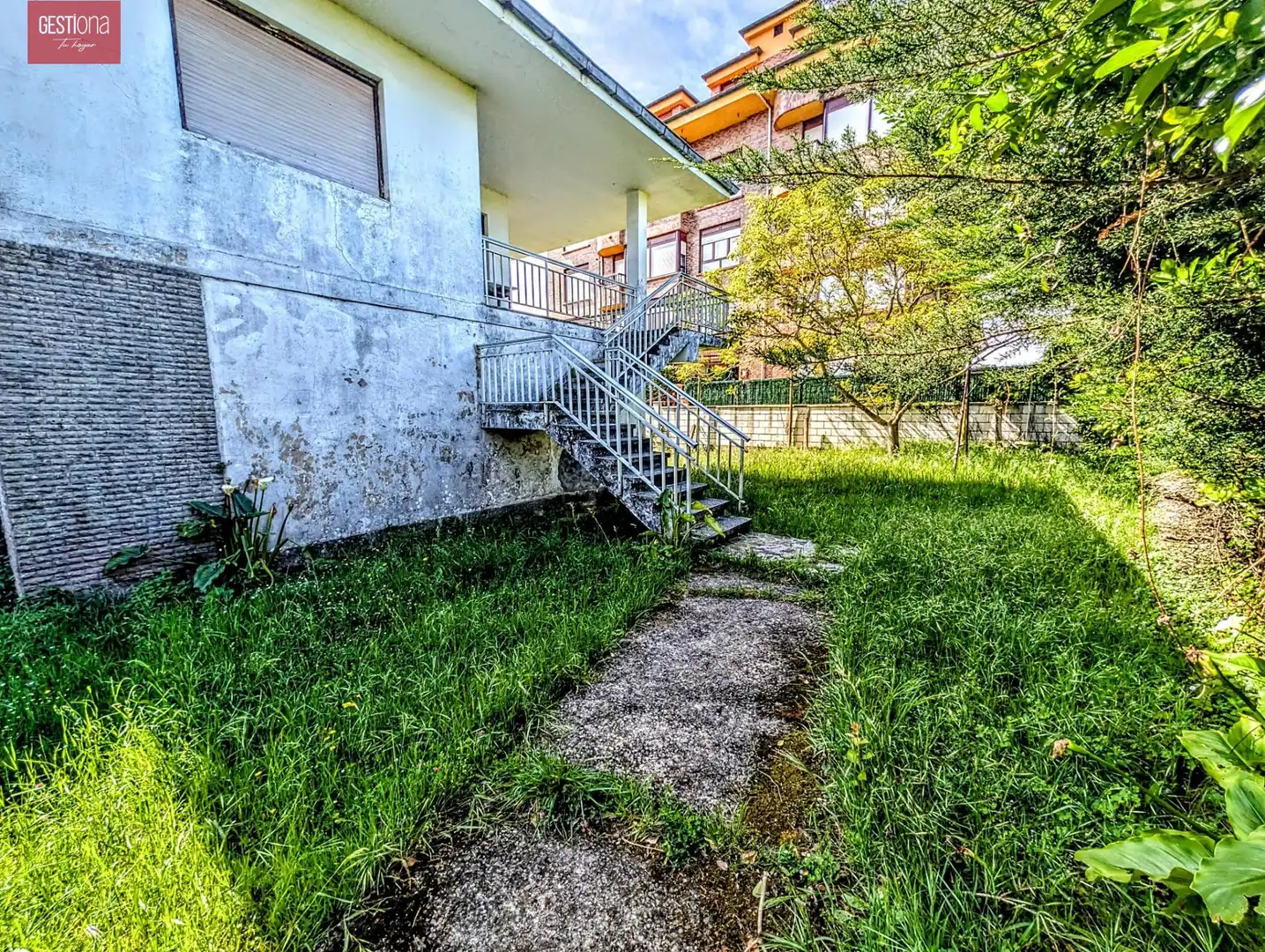 Vista exterior de Casa o chalet en venta en Noja con Jardín privado, Terraza y Balcón