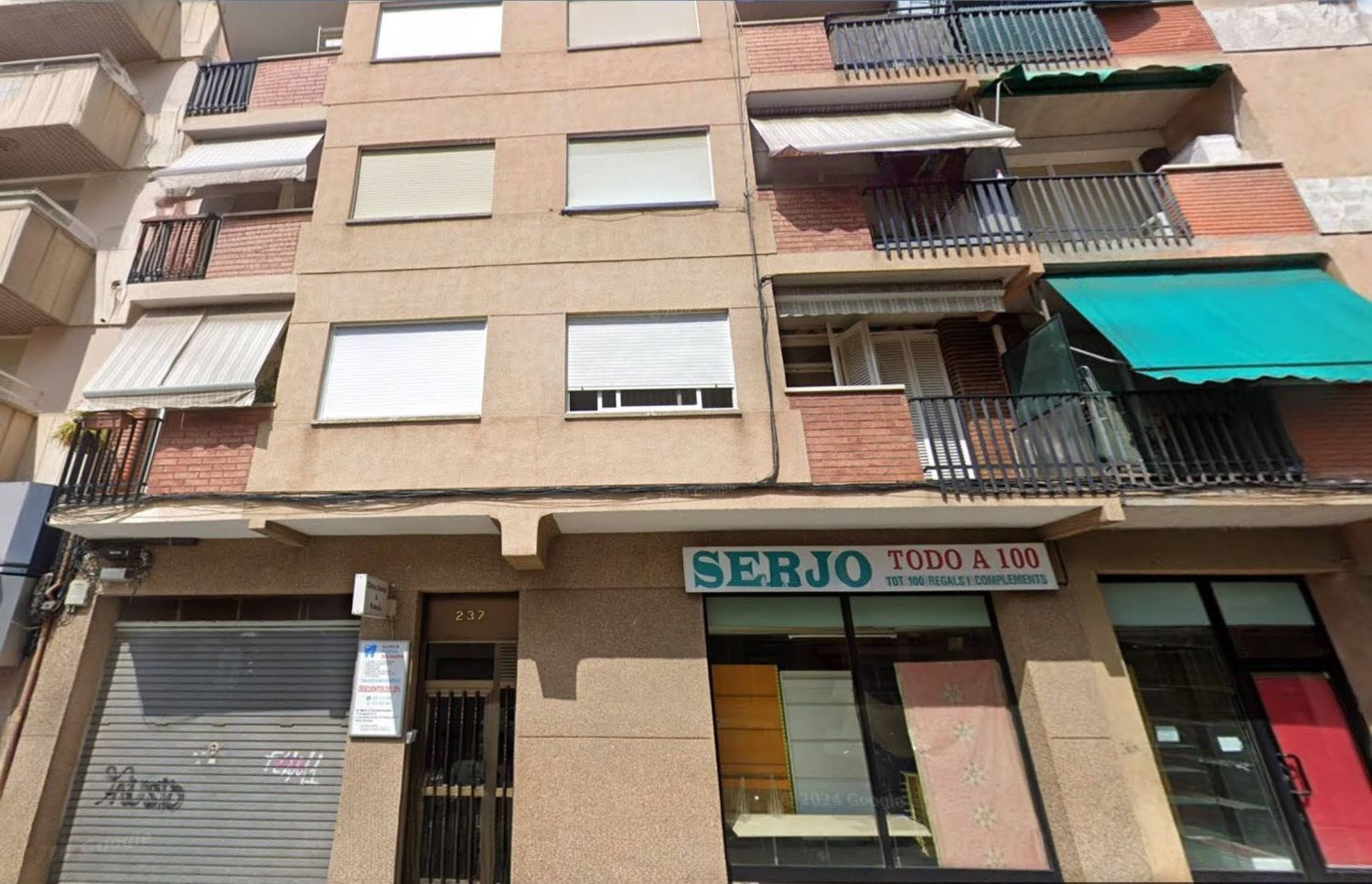 Vista exterior de Pis en venda en Terrassa