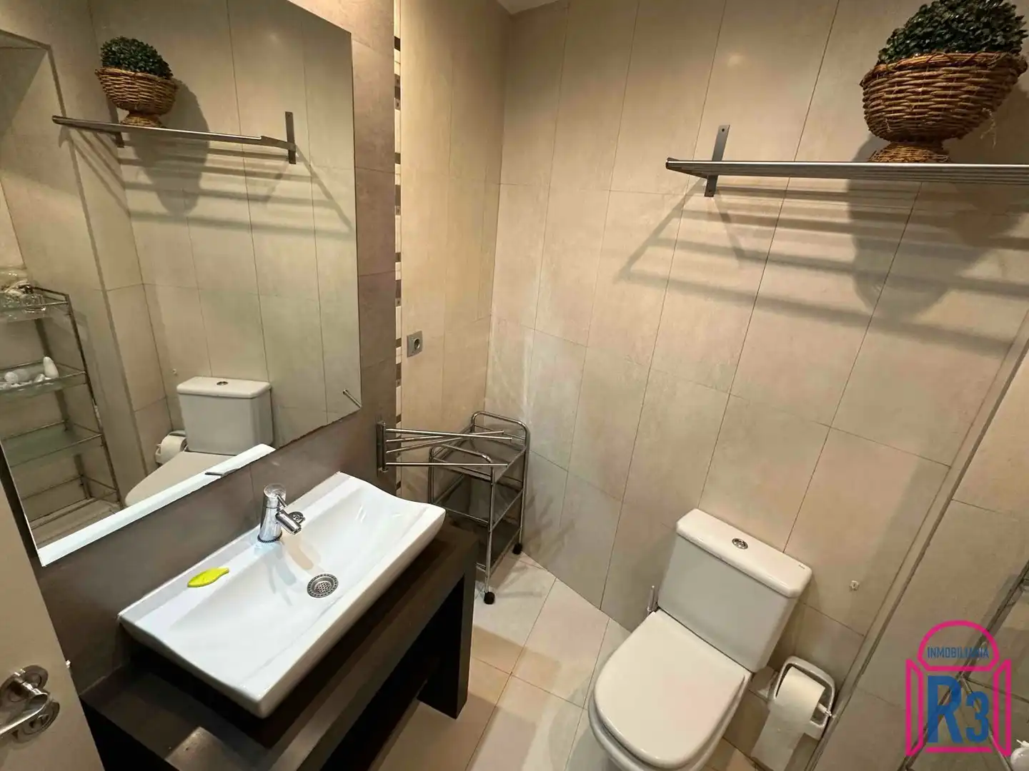 Baño de Apartamento de alquiler en León Capital  con Calefacción y Amueblado
