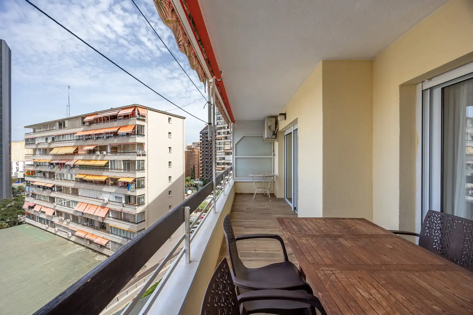 Terraza de Piso en venta en Benidorm con Piscina, Amueblado y Piscina comunitaria