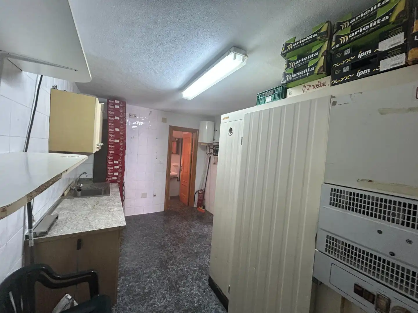 Cuina de Local en venda en Cartagena amb Aire condicionat i Moblat