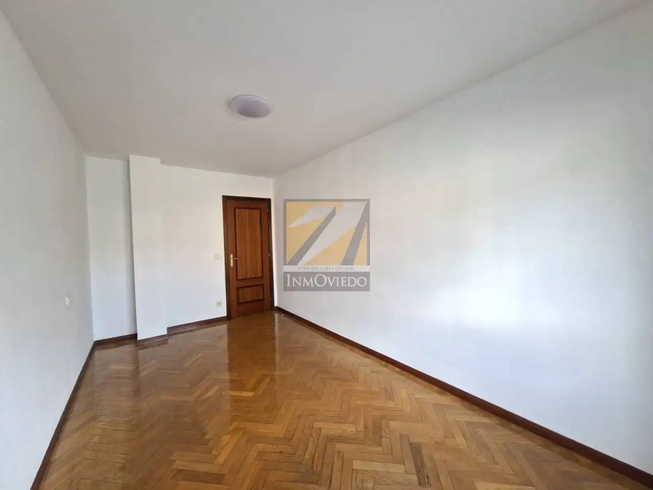 Sala de estar de Piso en venta en Oviedo  con Calefacción y Terraza