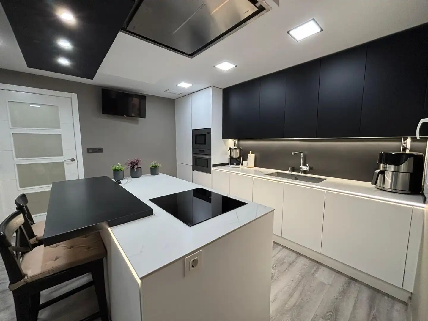 Kitchen of Flat for sale in Elche / Elx  with Air Conditioner, Parquet flooring and Terrace