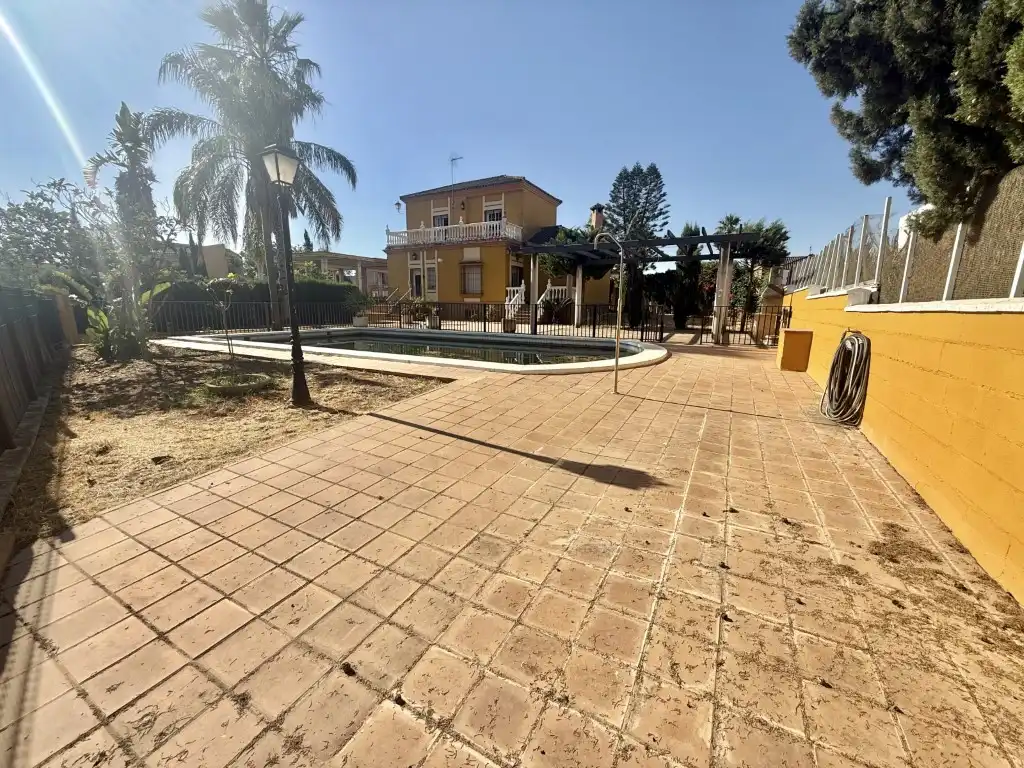Jardín de Casa o chalet en venta en Mairena del Alcor con Amueblado y Balcón
