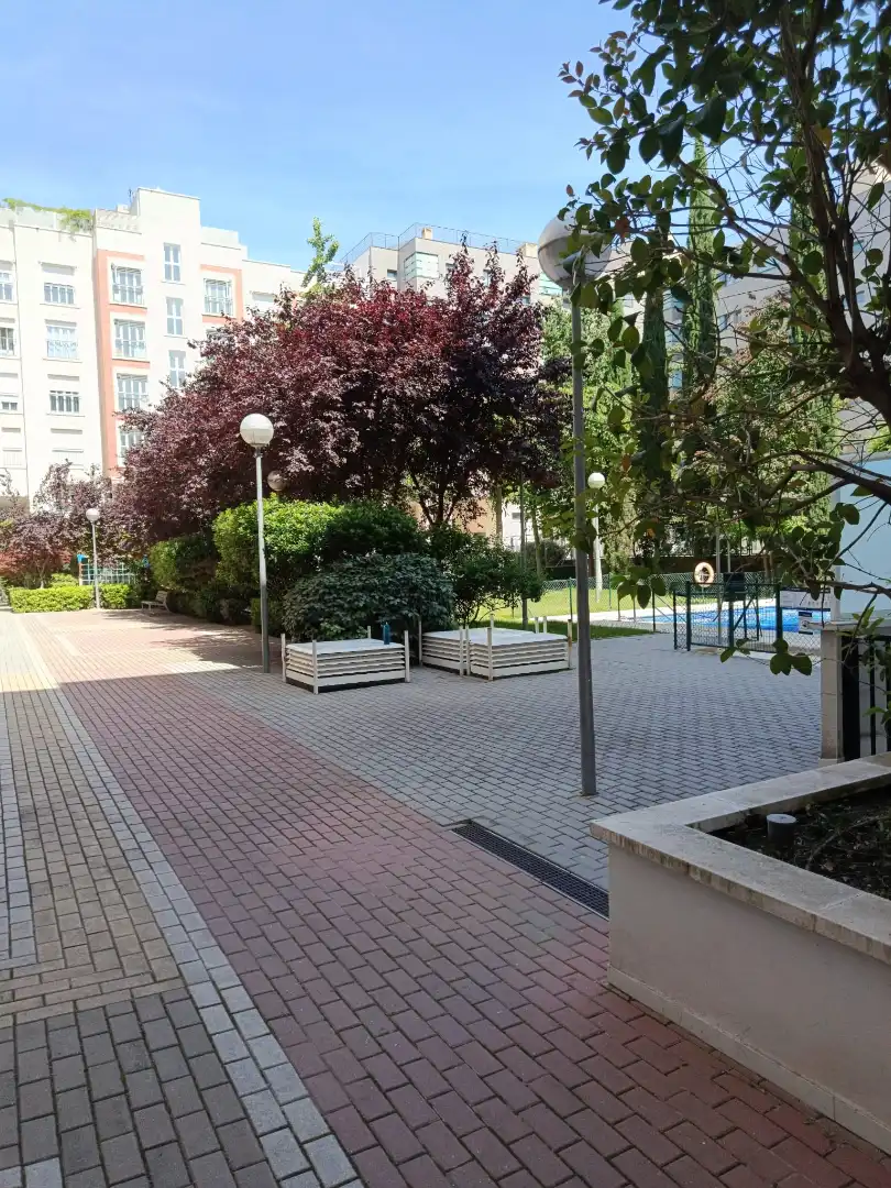 Flat with pool for sale in Calle de Entrepeñas