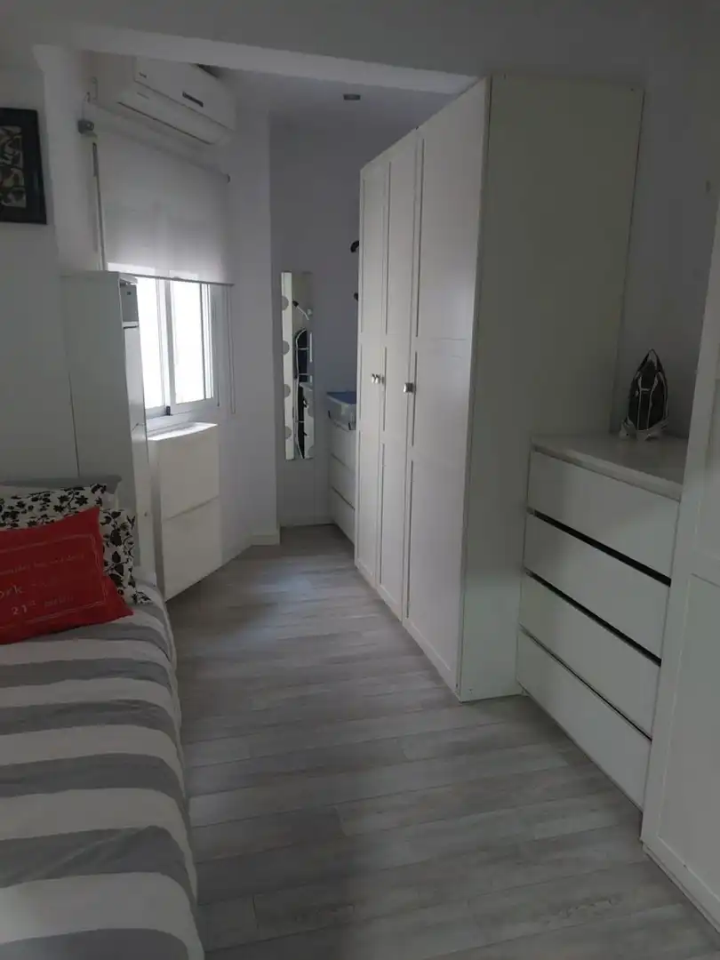 Schlafzimmer von Wohnung zur Miete in Sevilla mit Klimaanlage und Möbliert