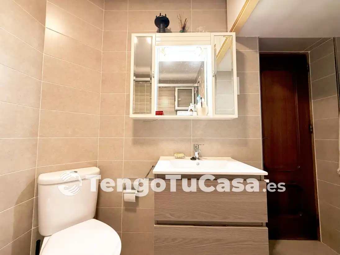 Bathroom of Flat for rent in Madrid  with Heating, Furnished and Oven