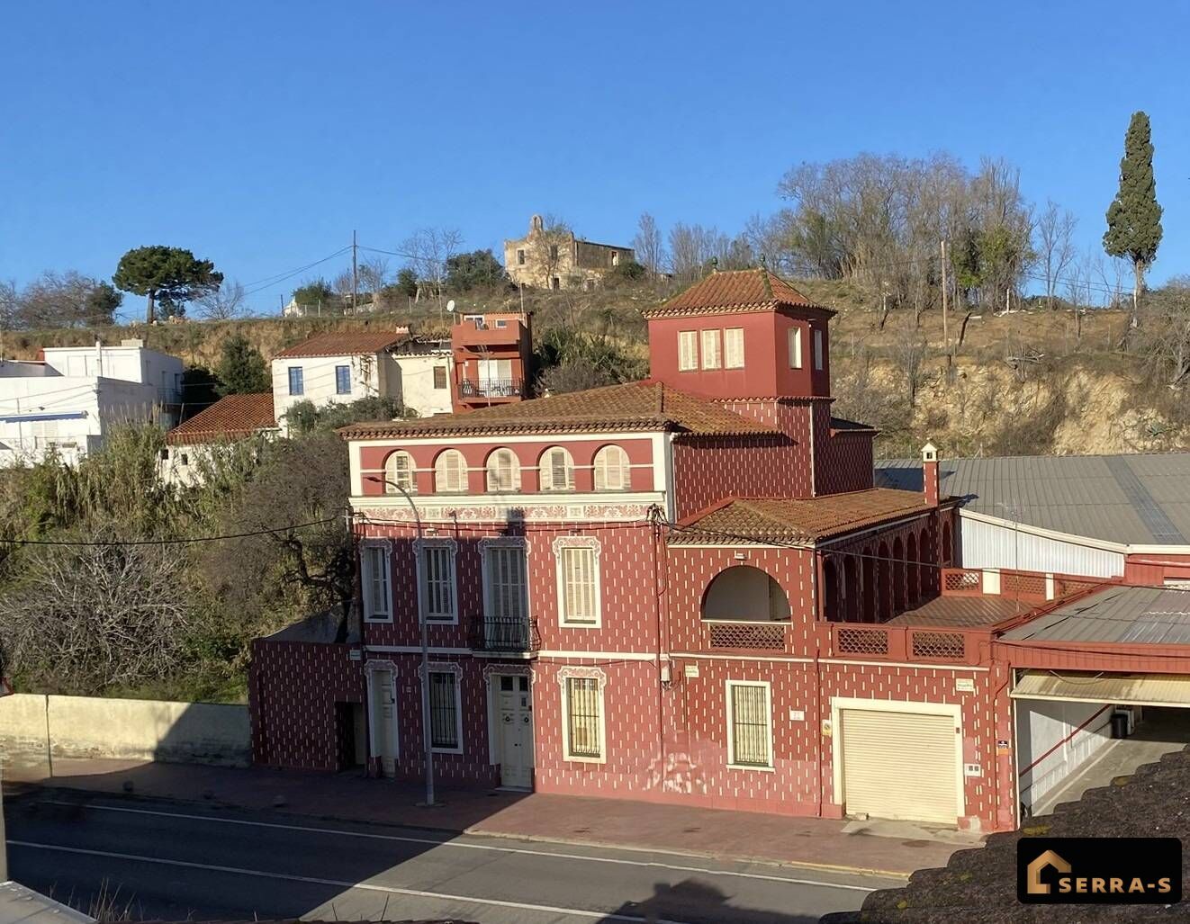 Vista exterior de Casa adosada en venda en Pineda de Mar amb Aire condicionat, Terrassa i Balcó