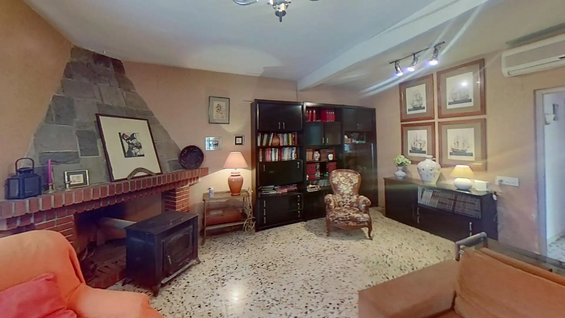 Sala d'estar de Casa o xalet en venda en San Vicente del Raspeig / Sant Vicent del Raspeig amb Aire condicionat, Calefacció i Jardí privat