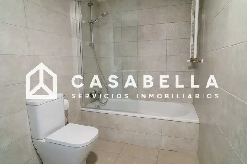 Badezimmer von Dachboden zur Miete in Valencia mit Klimaanlage, Heizung und Terrasse