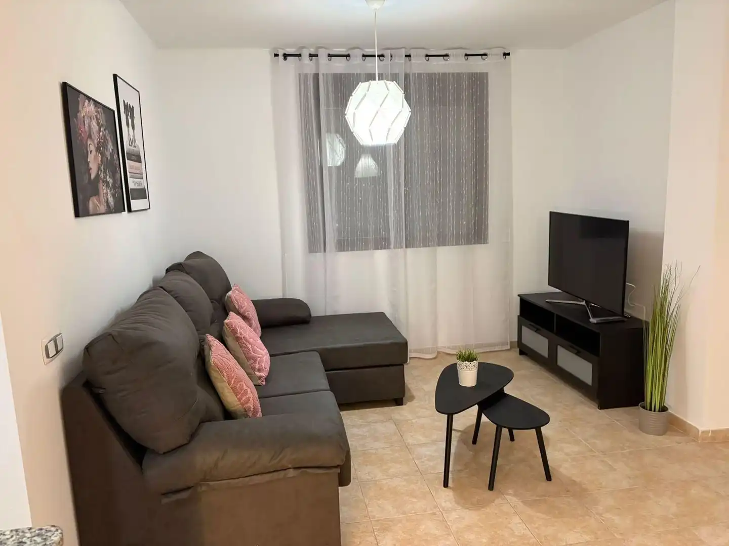 Sala de estar de Apartamento en venta en Águilas con Amueblado y Piscina comunitaria