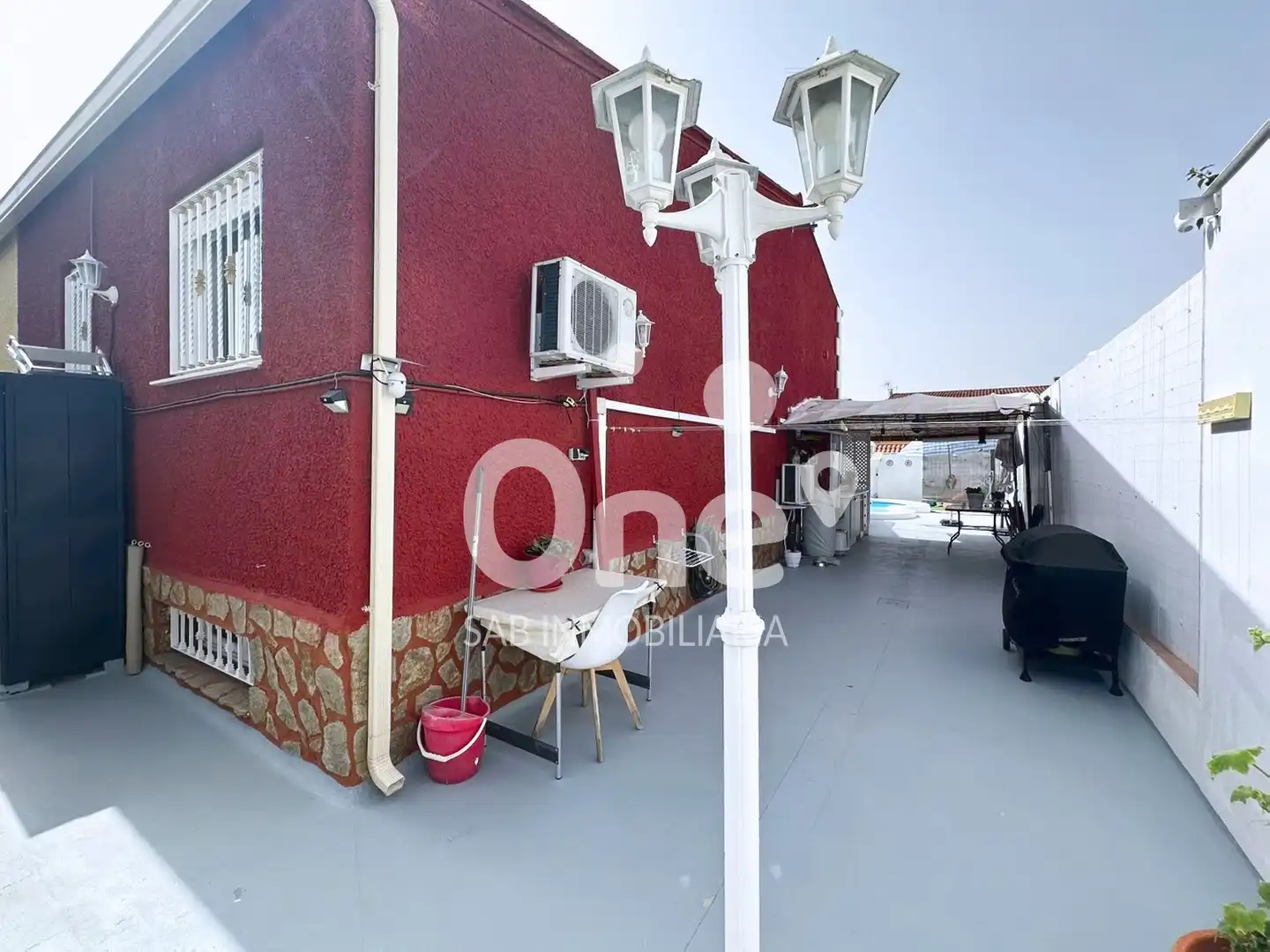 Terrassa de Casa adosada en venda en La Pobla de Vallbona amb Aire condicionat, Jardí privat i Terrassa
