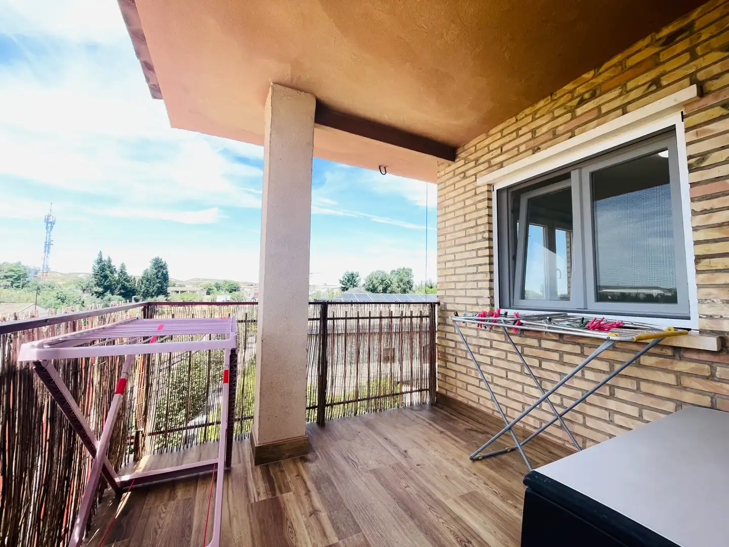 Balcony of Flat for sale in Cadrete  with Air Conditioner, Heating and Private garden