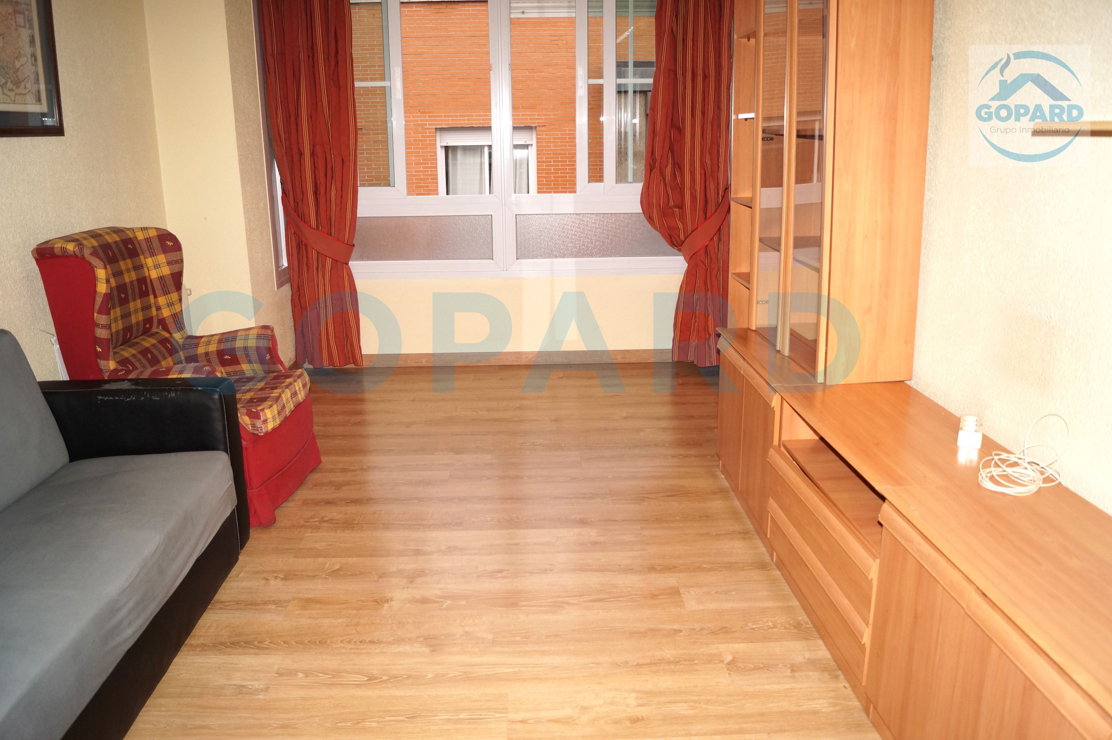 Dormitori de Pis de lloguer en Villanueva de la Cañada amb Calefacció, Moblat i Forn