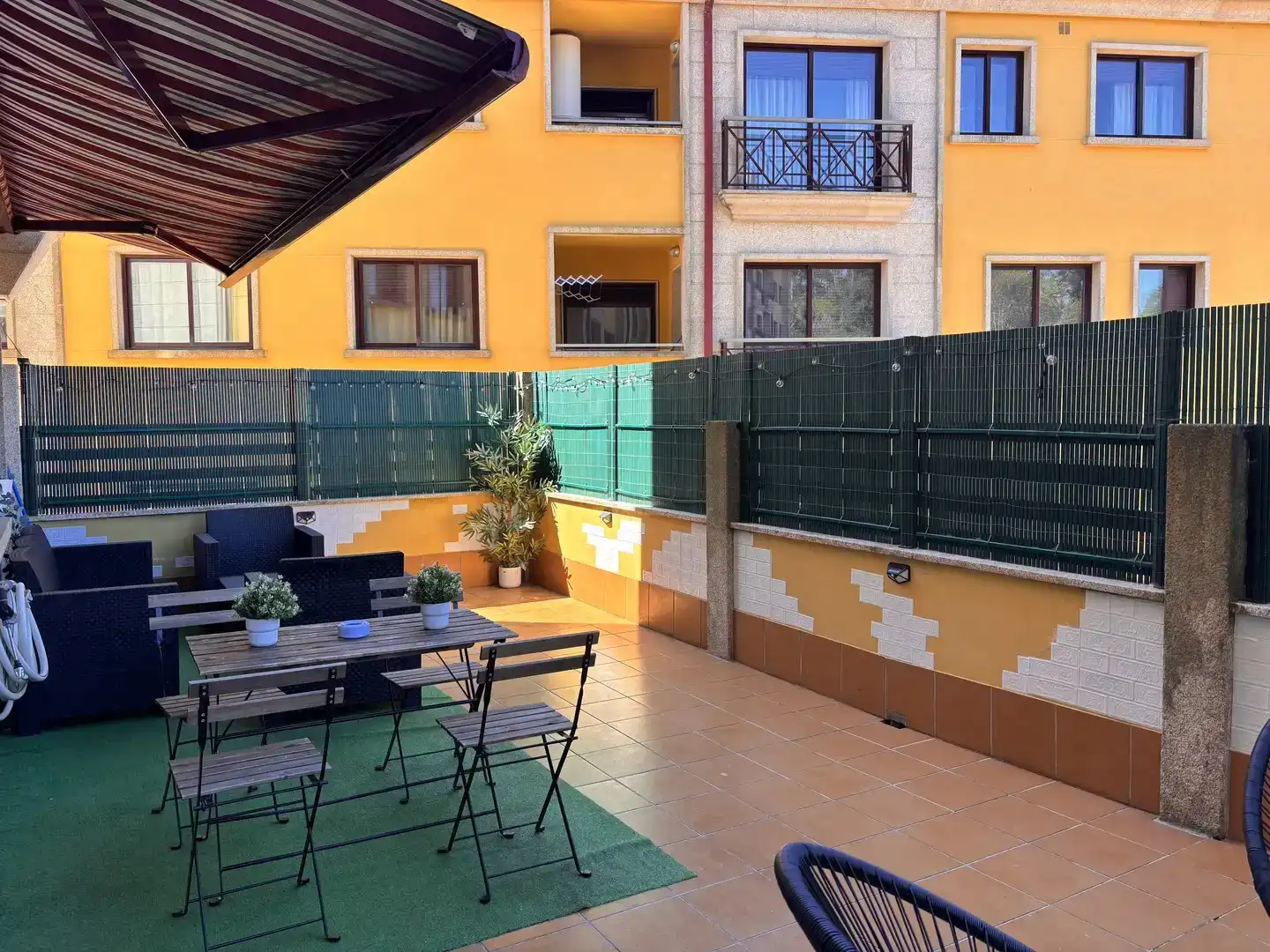 Terrasse von Erdgeschoss zum Verkauf in O Grove   mit Klimaanlage, Heizung und Privatgarten