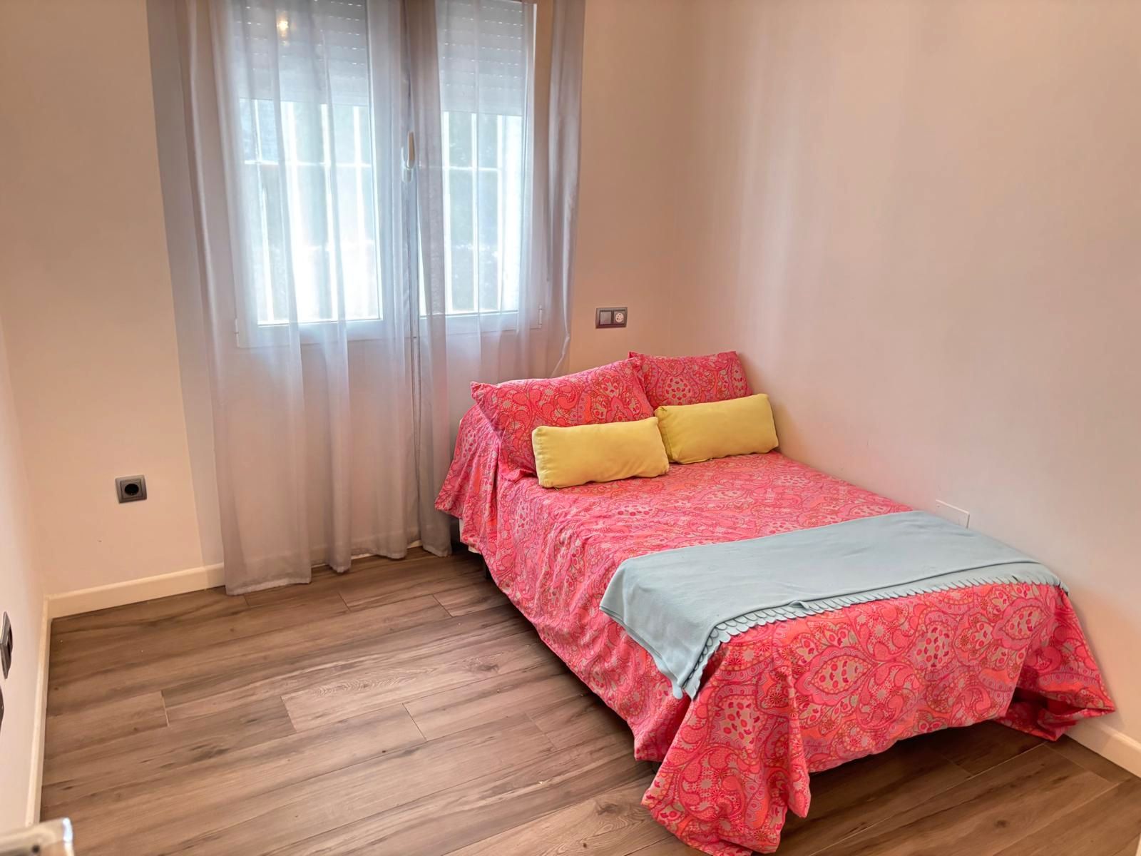 Bedroom of Flat for sale in  Madrid Capital  with Air Conditioner, Heating and Terrace
