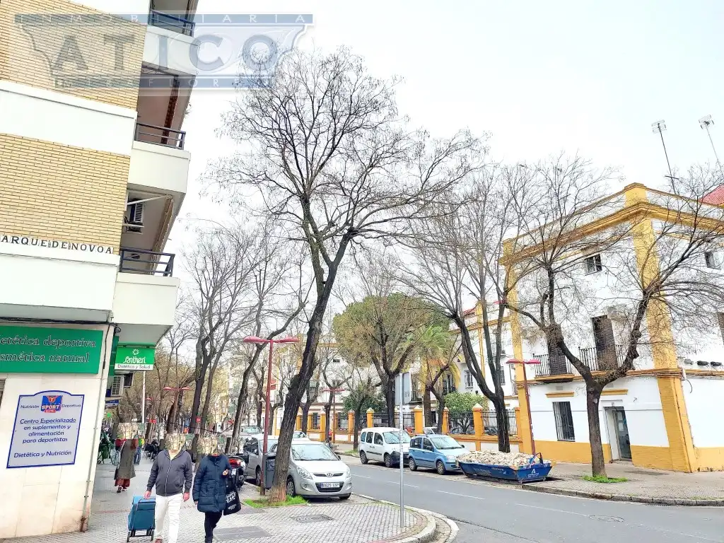 Vista exterior de Piso en venta en Sevilla