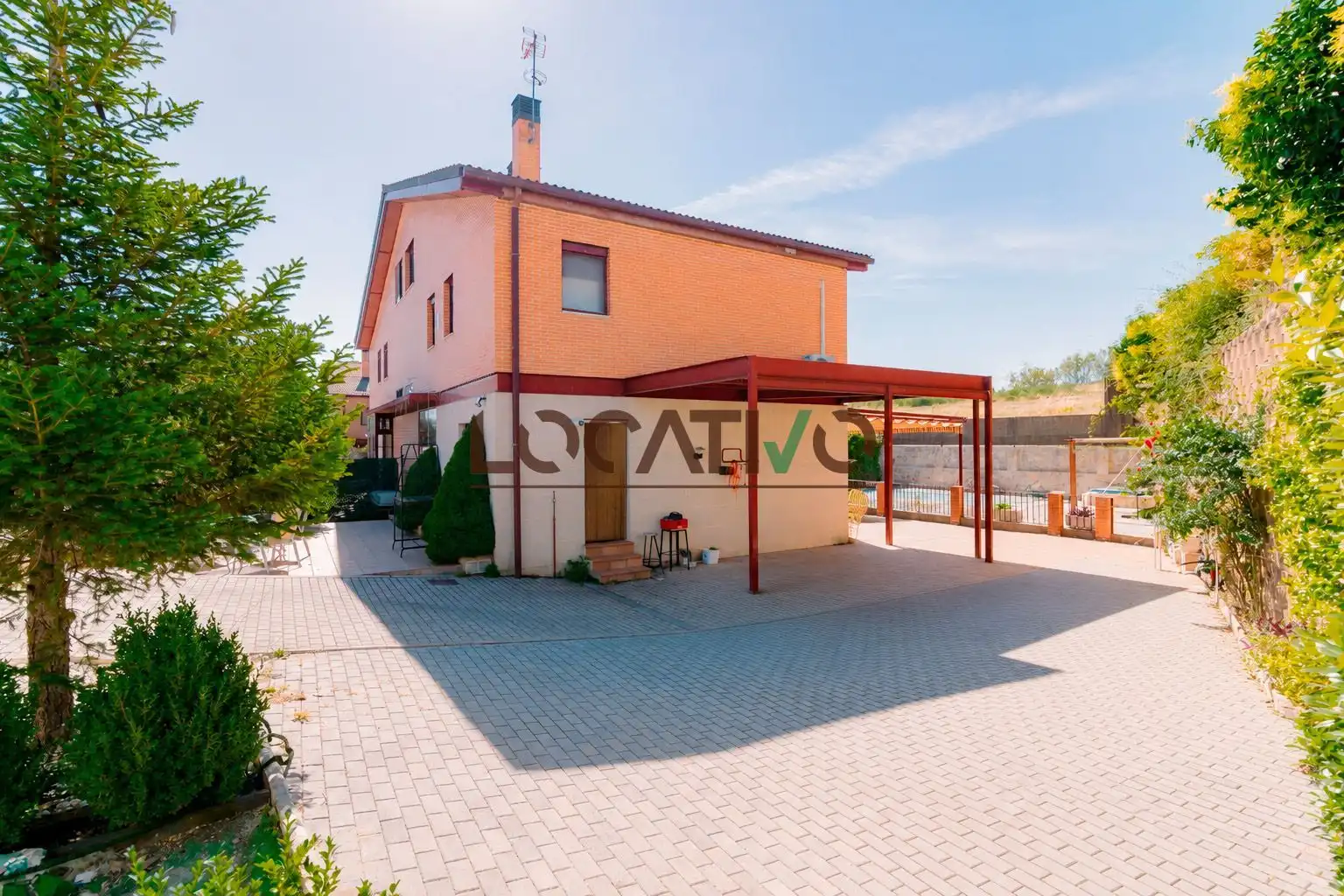 Vista exterior de Casa adosada en venda en Quijorna amb Aire condicionat, Calefacció i Jardí privat