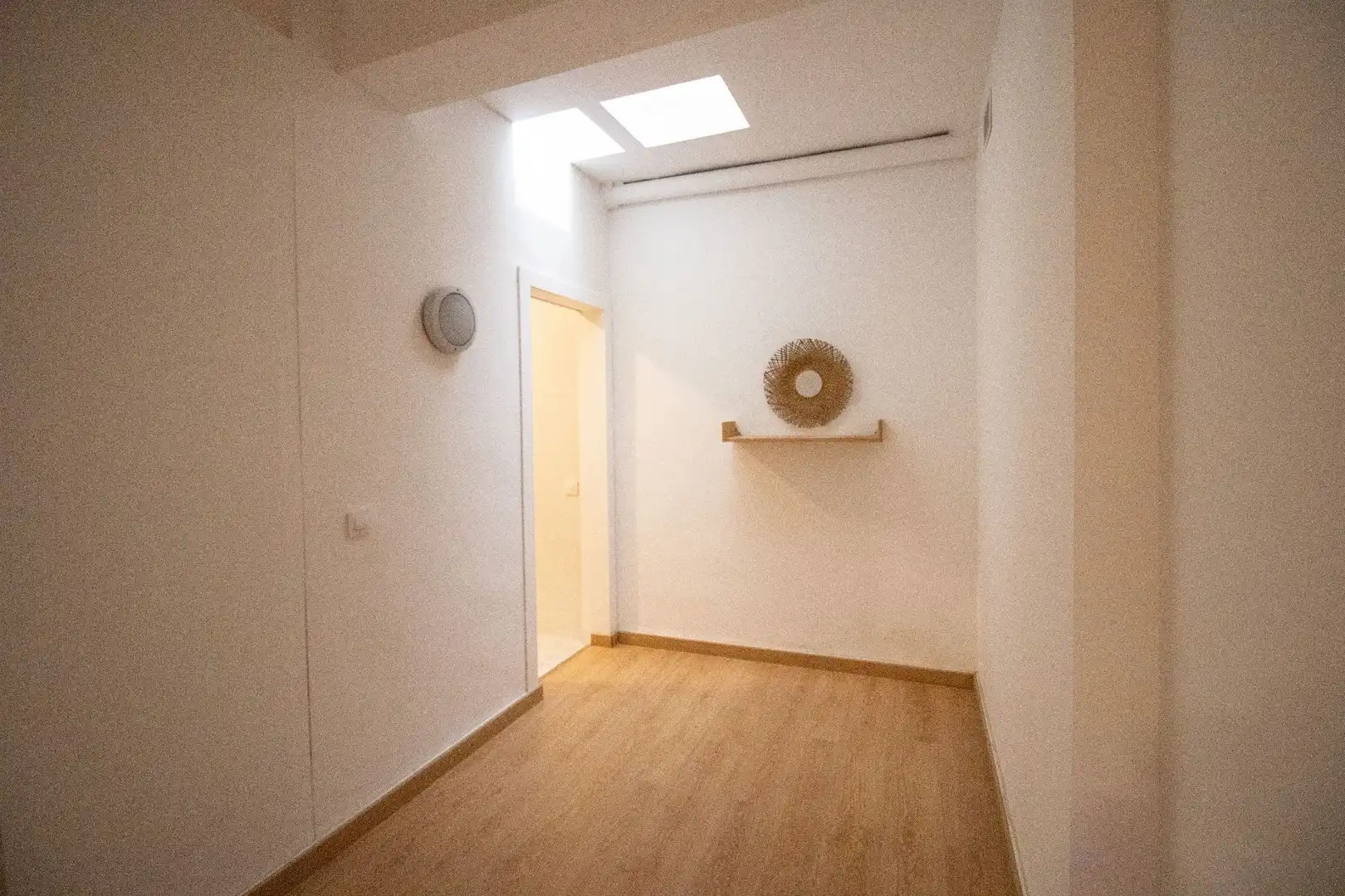 Business premises to rent in Pou, imagen 9
