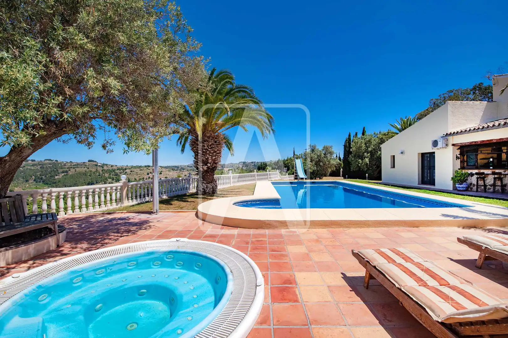 Piscina de Finca rústica en venta en Benissa con Aire acondicionado, Calefacción y Jardín privado