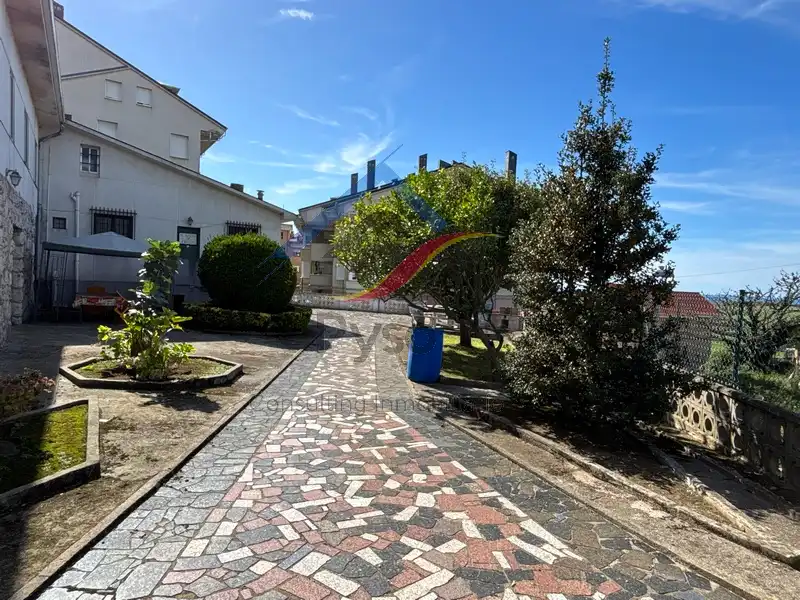 Vista exterior de Casa o xalet en venda en Piélagos amb Calefacció, Jardí privat i Parquet