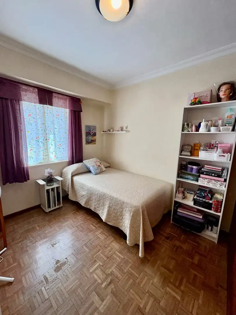Bedroom of Flat for sale in Sevilla  with Air Conditioner and Heating
