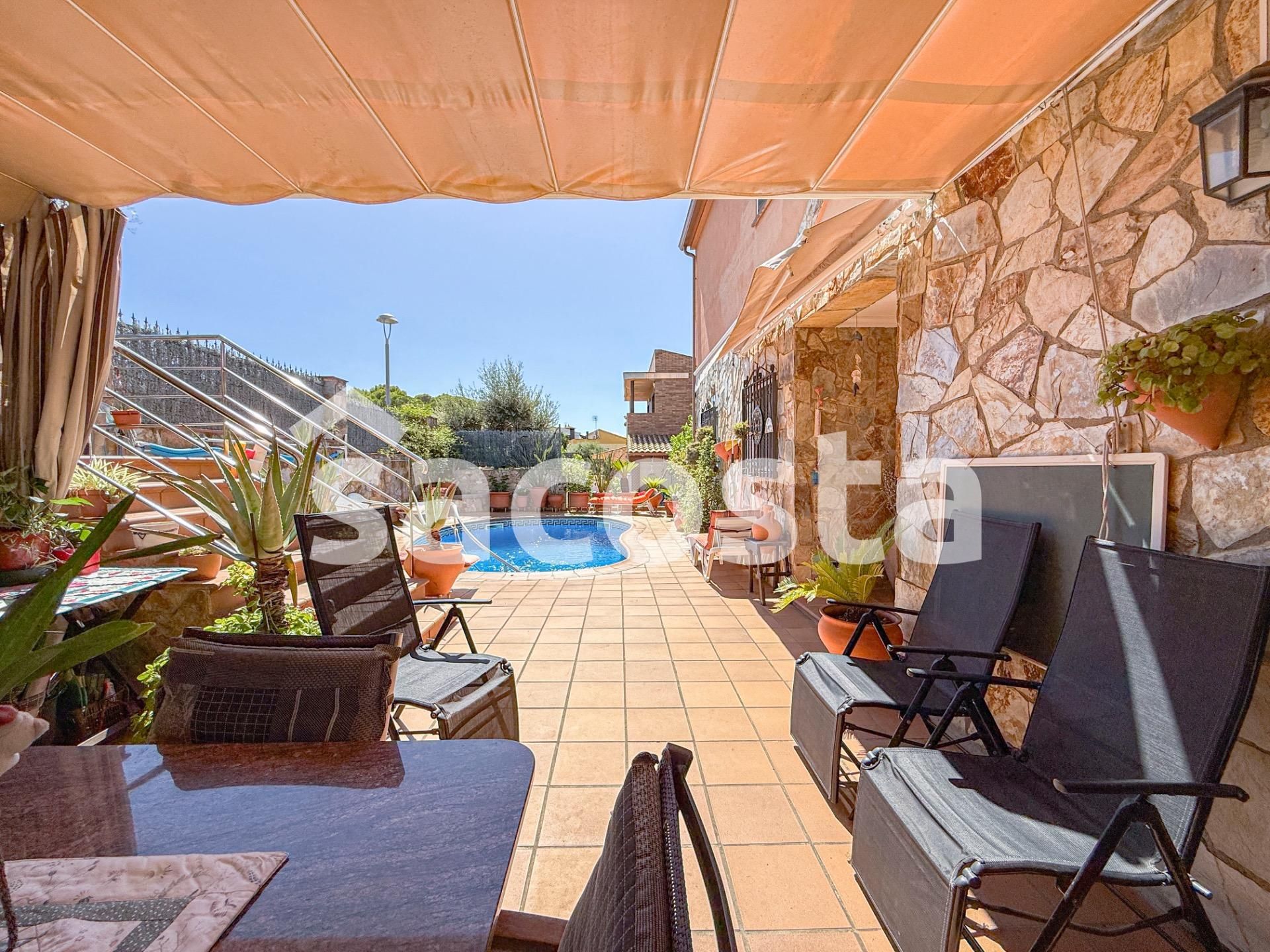 Exterior view of House or chalet for sale in Blanes  with Air Conditioner, Private garden and Terrace