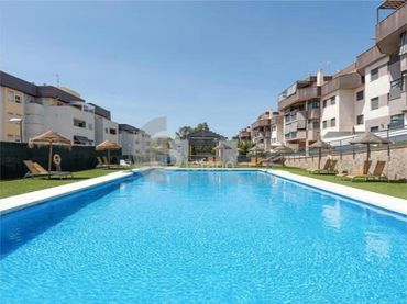 Rez-de-chaussée avec piscine à vendre à Astrea