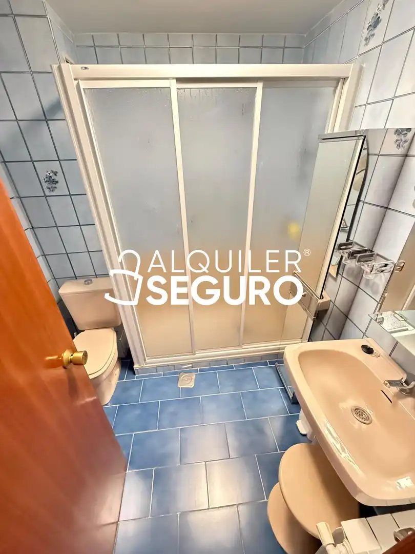 Baño de Piso de alquiler en Madrid con Aire acondicionado, Calefacción y Terraza
