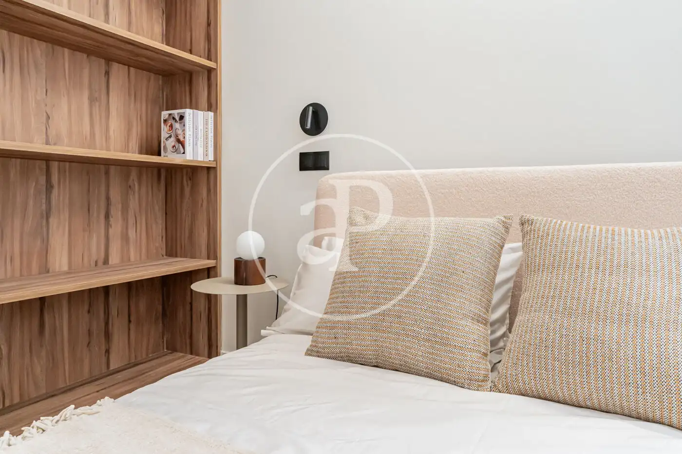 Bedroom of Flat for rent in Madrid  with Air Conditioner, Heating and Furnished