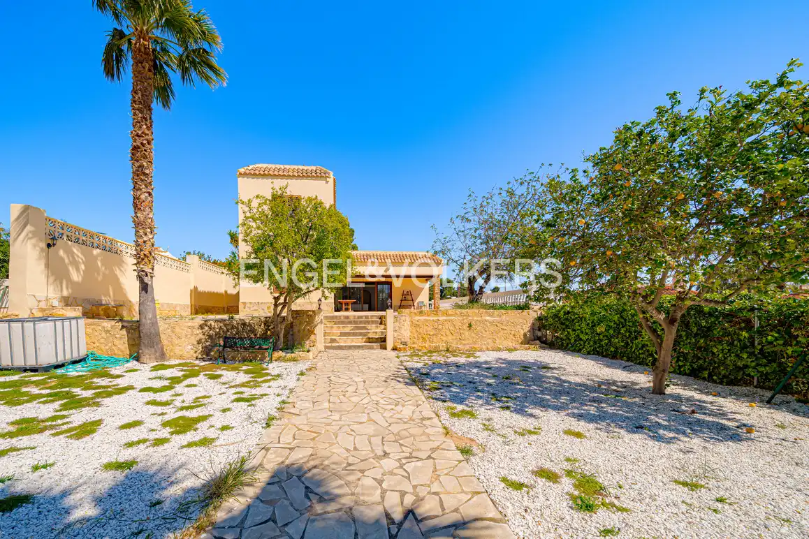 Vista exterior de Casa o chalet en venta en La Nucia con Aire acondicionado, Jardín privado y Piscina