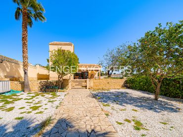 House with pool for sale in Barranco Hondo