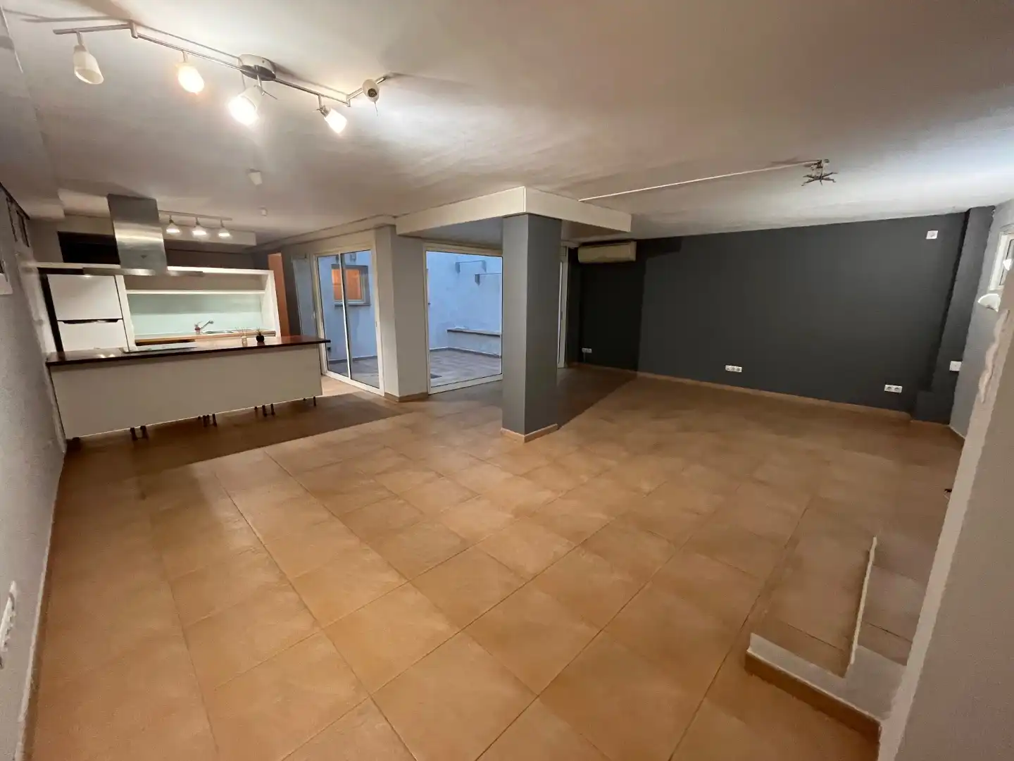 Loft con ascensor en venta en Calle sant Dalmir 3, imagen 4