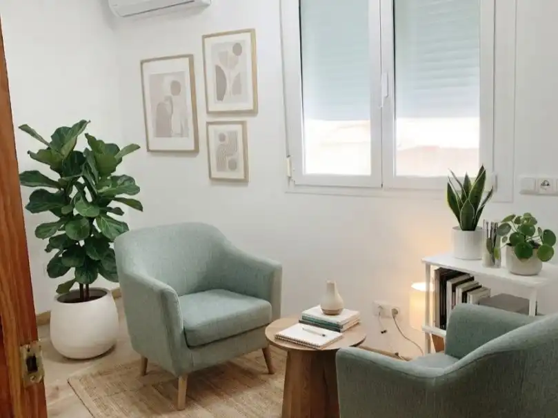 Sala d'estar de Local de lloguer en La Rinconada amb Aire condicionat, Calefacció i Parquet