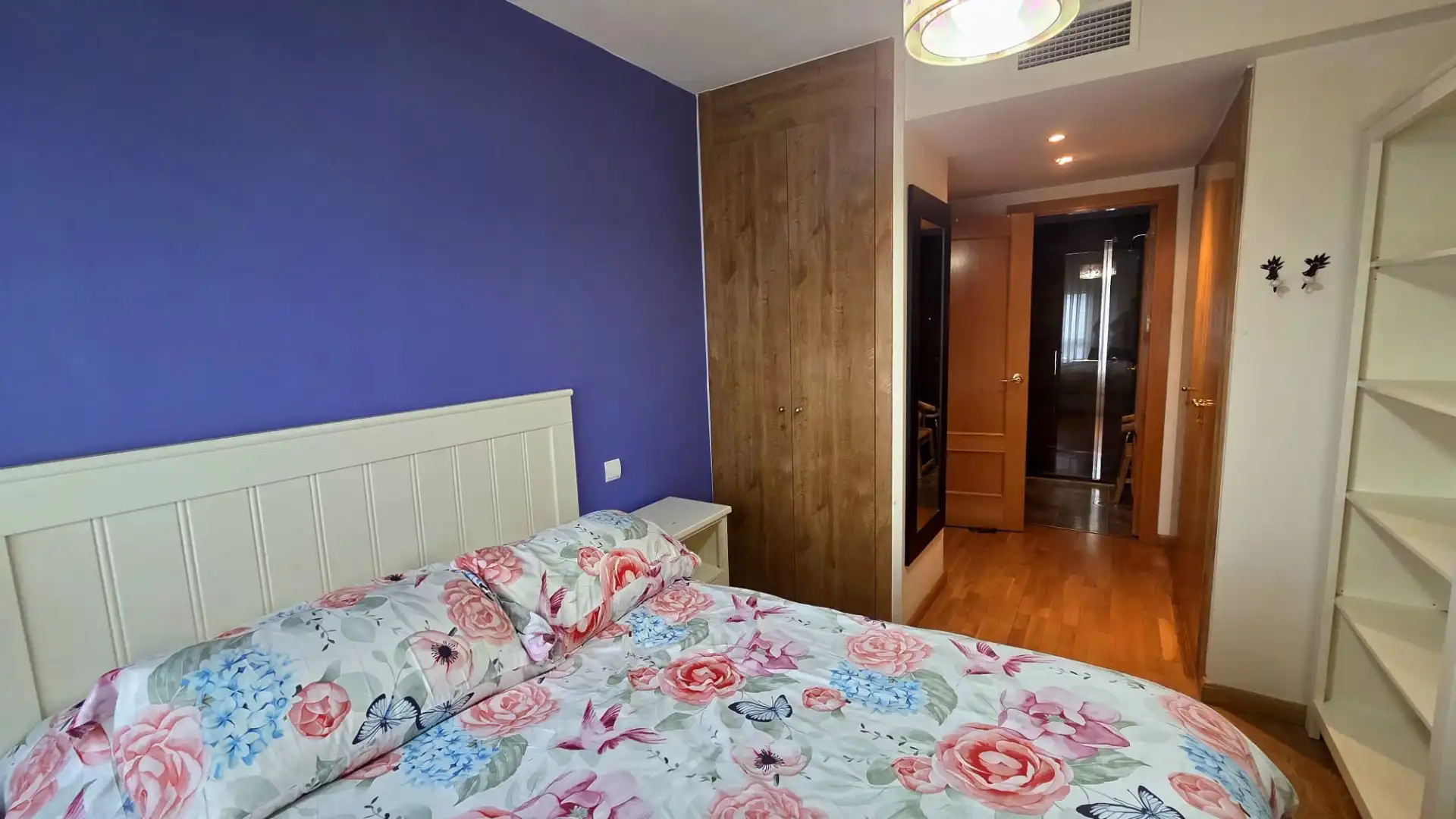 Schlafzimmer von Dachboden zum Verkauf in Fuenlabrada mit Klimaanlage, Heizung und Privatgarten