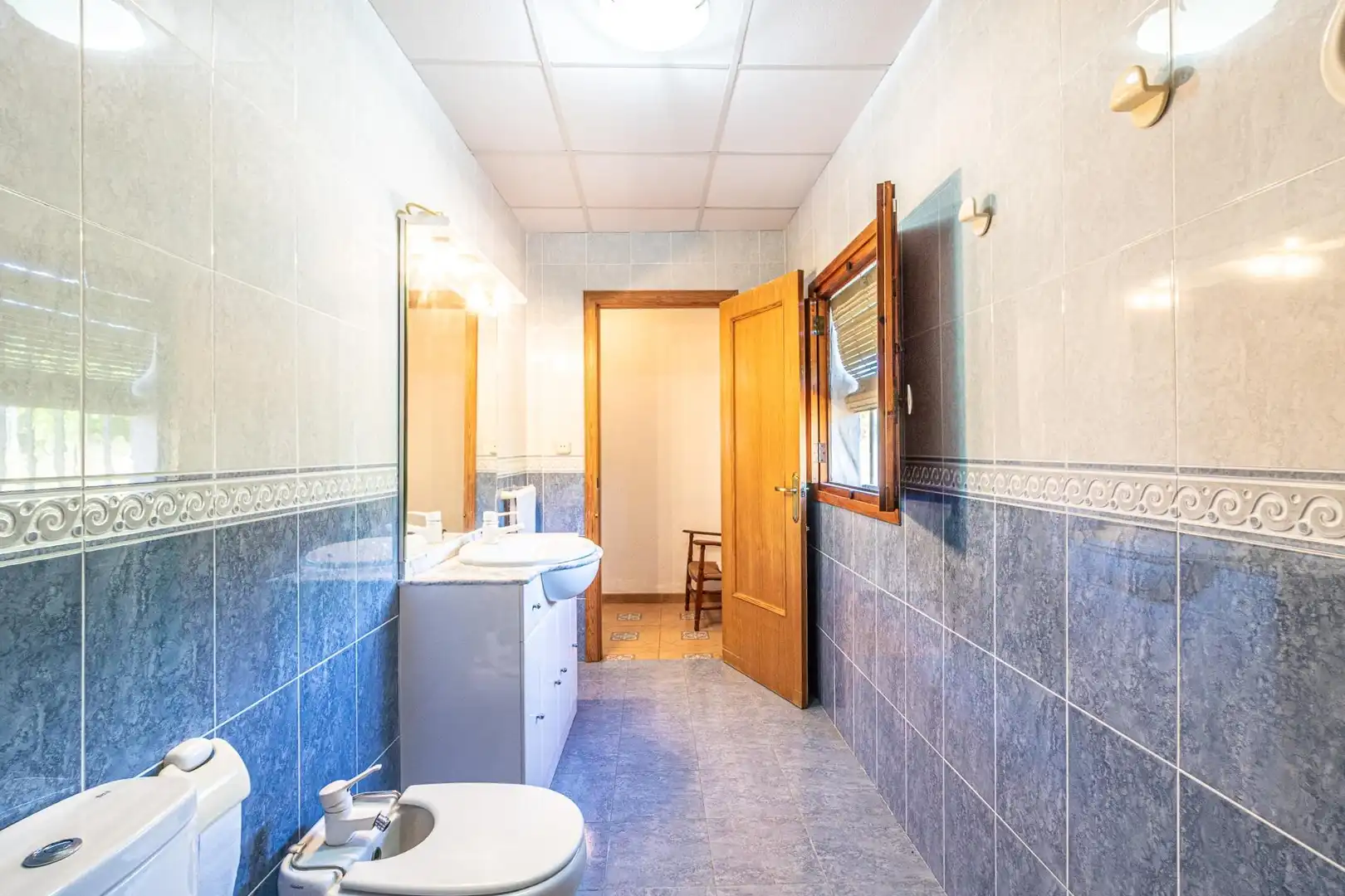 Badezimmer von Haus oder Chalet zum Verkauf in Carlet mit Privatgarten, Terrasse und Schwimmbad