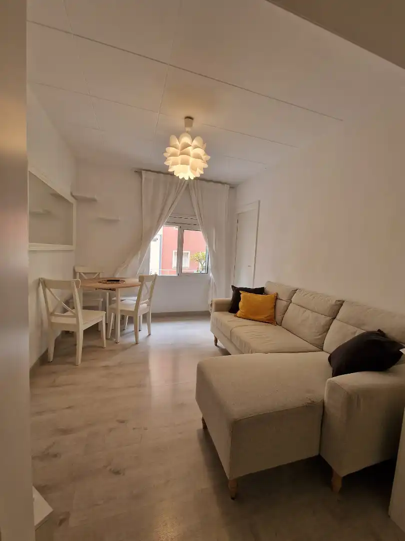 Living room of Flat for sale in Barcelona  with Heating, Parquet flooring and Oven
