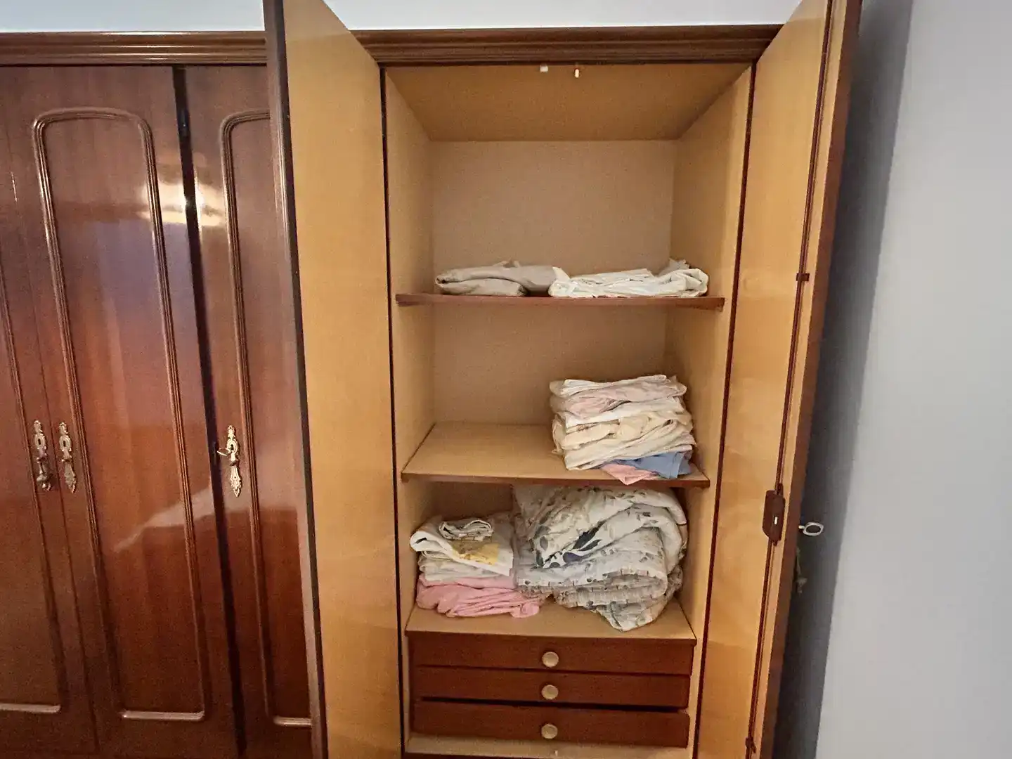 Habitación de Piso para compartir en Gijón  con Parquet, Trastero y Amueblado